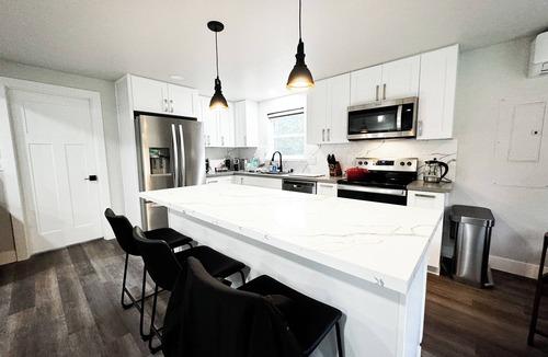 Lime Kiln Cabin | Sun Rose Cabin Welcomes You to Dog-Friendly Luxury
