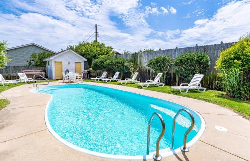 Kill Devil Hills House | Sunny Delight - KDH MP 7, Ocean View, 130 Yds to Beach, Pool, Hot Tub, Pets OK, Flex Stays