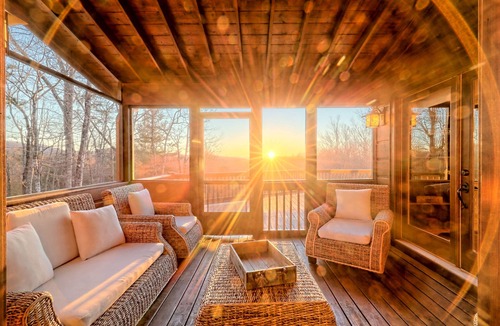 Blairsville Cabin | Sunset Mountain Views- Spacious Luxurious cabin
