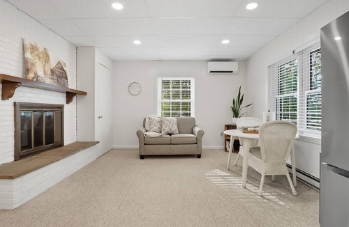 Ronks Apartment | Sunset Suite - 2 min. from Kitchen Kettle Village!