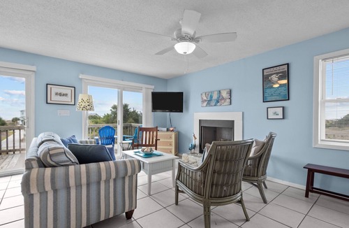 The Point House | Sunset Views & Easy Beach Access in Emerald Isle