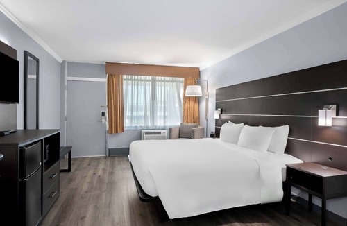 Wilmington Hotel | SureStay Plus Hotel by Best Western Brandywine Valley
