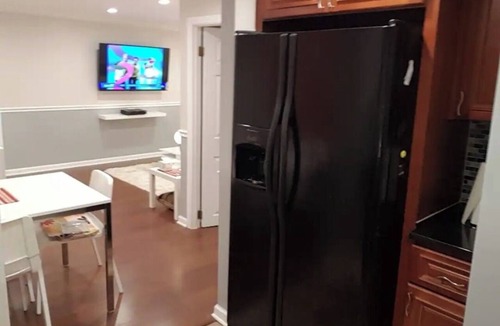 Valley Stream Apartment | Terrific 2-bedroom apartment Free Parking - walk to train
