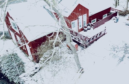 Denver House | The Barn Loft. Streamside living in a spacious and tastefully renovated barn