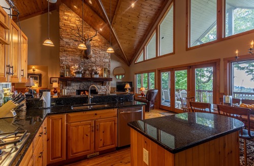 Boone House | The Boulders: 5 Suites | Hot Tub | 50mi Views | Pool Table | Sauna | Wet Bar | Dog Friendly!