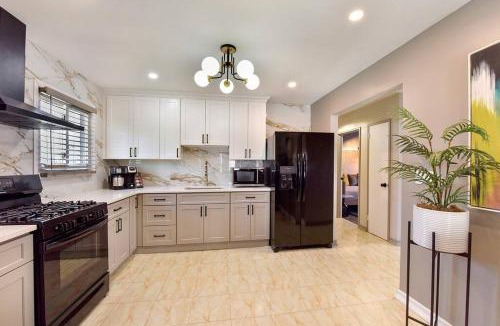 Lakeview House | The Creative Experience 3 bedroom Residential Home