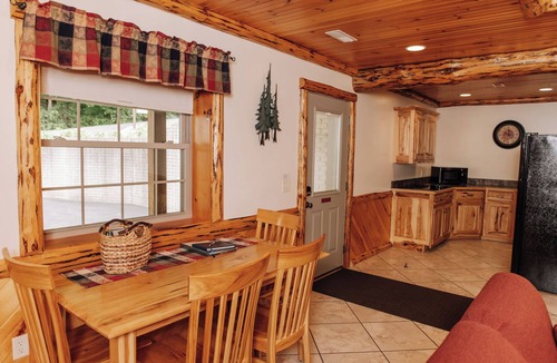 Dundee Cabin | The Great Outdoors Suite: Luxury Lodge Suite in Amish Country, Ohio.