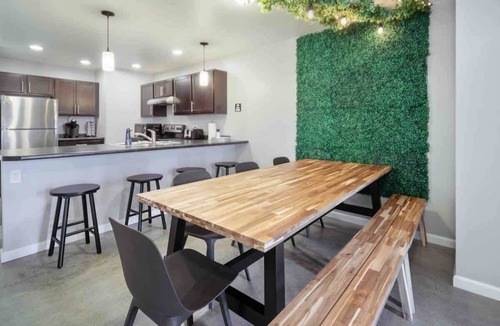 Ithaca House | The Greenhouse: Modern Rural Escape with Fire Pit