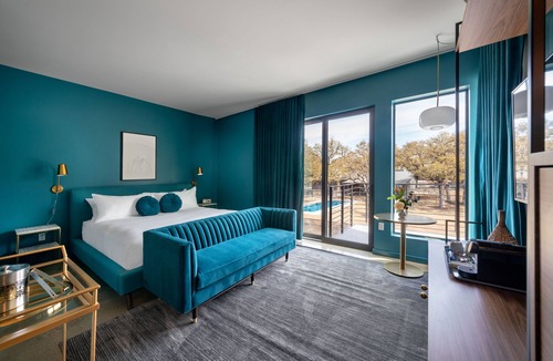 Round Rock Original Plat Hotel | The Ruby Hotel