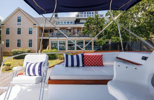 Historic Downtown Manteo Boat Rental | THE STARRY BANNER! Classic yacht docked in historic downtown Manteo Marina