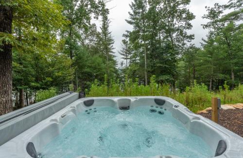 Nebo House | The Waterman Lakefront Luxury with Hot Tub & Private Dock!