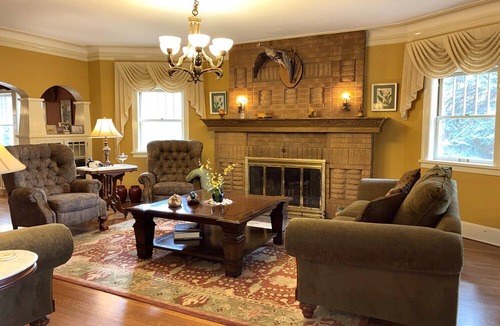 Altamont Bed & Breakfast | The Whitetail - Celebrating Wildlife Conservation