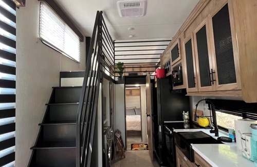 Brandywine House | Tiny House @ Rustic Farm near DC with Hot Tub, Cold Plunge, Sauna, Walking Trail