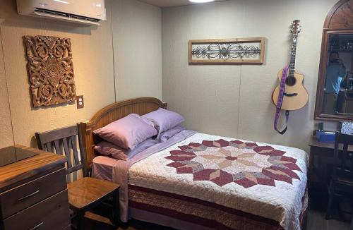 Fredonia House | Tiny Tiny Bunkhouse