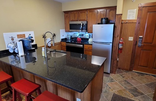 Edray Condo | TOP FLOOR IN RIMFIRE/VILLAGE! NEVER RENTED BEFORE JULY 2022 2 BEDROOMS SLEEPS 8!
