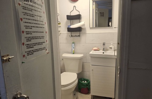 East Flatbush Apartment | Tranquil 1-bedroom apartment share with AC in vibrant Brooklyn Near B8 Bus Stop