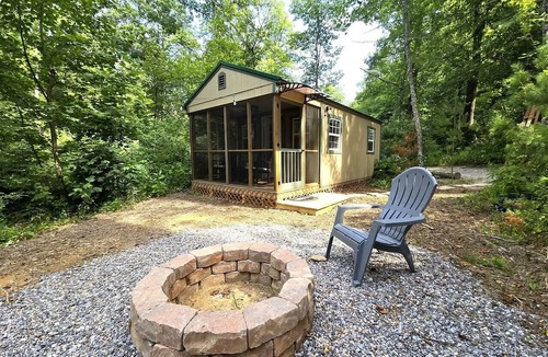 Purlear House | Tranquil Creekside Tiny House in the Appalachian Mountains, Perfect for a Weekend to Disconnect