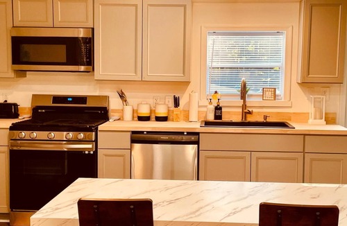 Spring Grove House | TRAVELING WORKERS 3 bdrm/sleeps 6-7 hin Spring Grove/Surry/Prince George