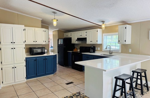Put-in-Bay House | Two Parking Spots, Zero Hassle | 10 ppl | IC74