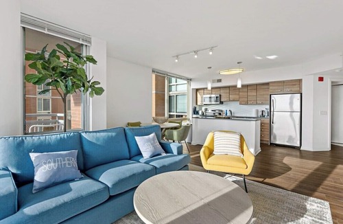 Tysons Apartment | Tysons 2BR | Private Balcony, Rooftop Pool & Gym
