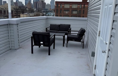 Passyunk Square House | Unique 4Bd/3Bth W/Rooftop + Garage Parking