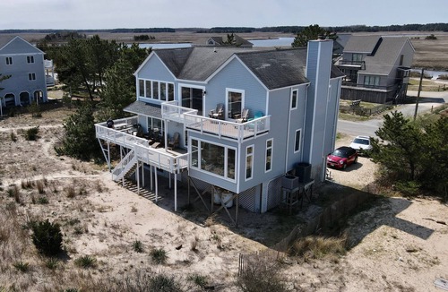 Broadkill Beach House | Unique retreat right on the beach - unwind and reconnect -linens - child items