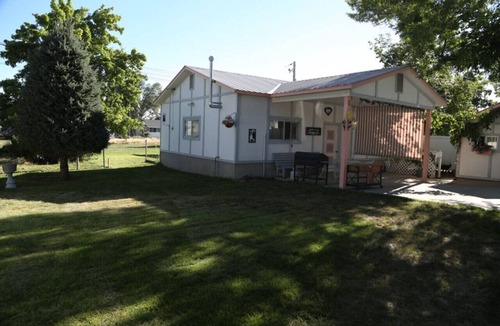 River Heights House | Updated Cottage Sleeps 8 Close to Logan
