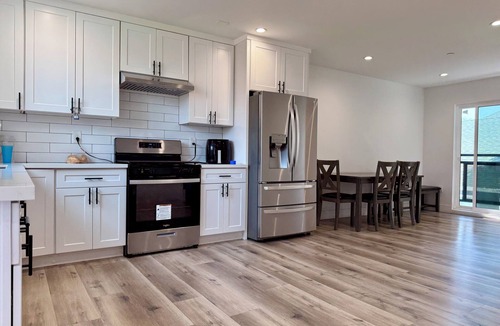 Downtown Los Angeles House | USC Private Suite & Bath/Long-Term/Utilities, Wi-Fi & Laundry Incl. 4m to campus