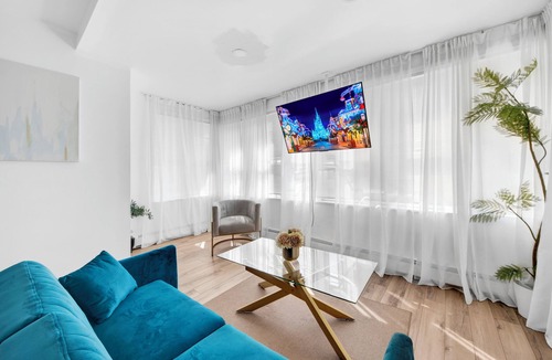 Bryn Mawr Apartment | Uscale 2BR Escape in the Heart of NYC