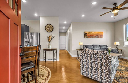 Mesa County Cottage | Views in Every Direction, Adjoins Golf, minutes to Miles of Bike & Hiking trails