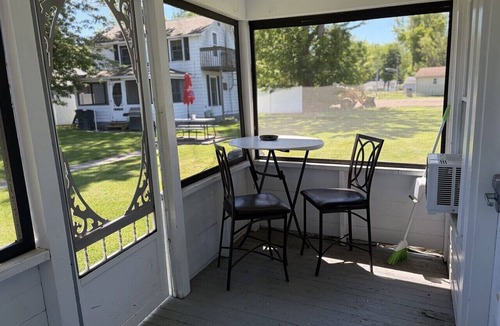 Geneva-on-the-Lake Cabin | Walk Everywhere | Lake, Strip & Wineries