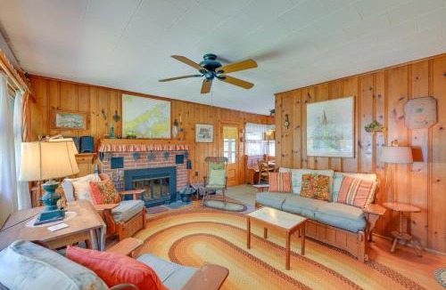 Cutchogue House | Walk to Beach: Long Island Wine Country Home!