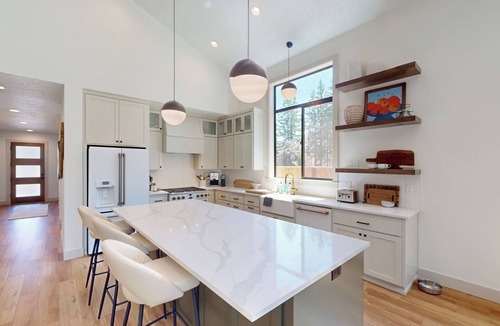 Detroit House | Walk to Detroit Lake! Family Home w/Outdoor Oasis