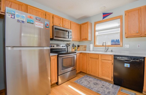 Manteo House | Walk to Manteo Waterfront 3BR Retreat Outdoor Shower + Spacious Decks