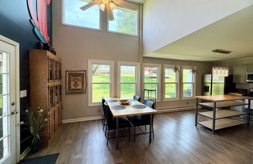 Broadway House | Walk to Park & Creek - Broadway Stay Near JMU & Shenandoah