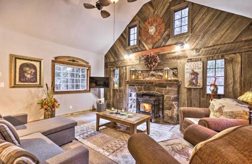 Mount Hood Village House | Walk to Zigzag River: ‘The Sundance’ Cottage