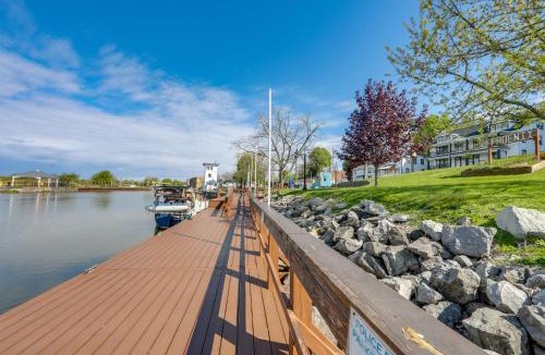 Phoenix Apartment | Walkable 3-Unit Hub: 8 Mi to Micron Technology!