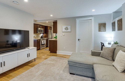 Adams Morgan Apartment | Walkable DC Stay! Stylish Studio in Adams Morgan