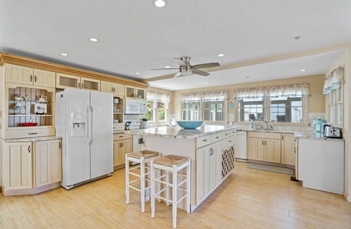 Wading River House | Water's Edge Retreat: Beach, Hot Tub, & Ocean View