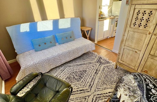Northport Cottage | Waterfront Beach Cottage Studio Sunsets Private 90 mins MetLife