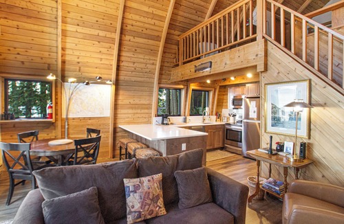 Roche Harbor Cabin | Waterfront Cabin near Roche Harbor! (Elephant House)