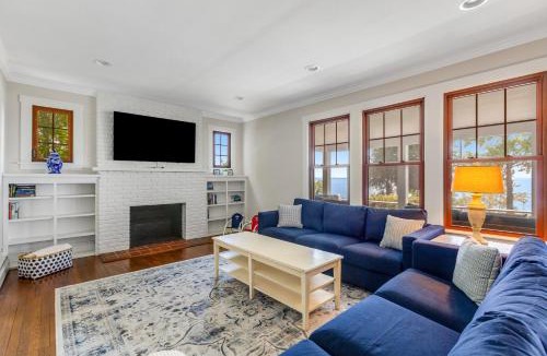 Annapolis House | Waterfront home with scenic porches, yard, grill, jetted tub, central AC, & WD