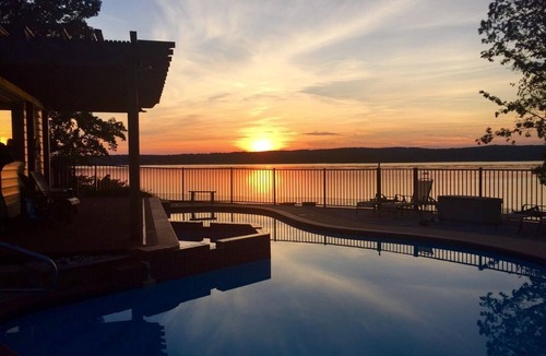 Elkton House | Waterfront: Panoramic Water Views/Pickleball/Hot Tub/Pool/Sleeps 16