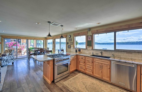 Anacortes House | Waterfront Similk Bay Compound w/Luxury Amenities