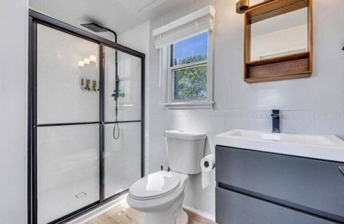 Hampton Bays Hotel | Waterfront studio and more in a Boutique Hotel, Heart of Hampton Bays,.
