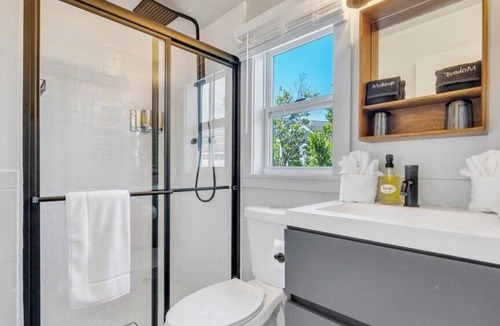 Hampton Bays Hotel | Waterfront studio and more in a Boutique Hotel, Heart of Hampton Bays,.