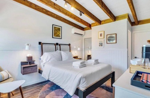 Hampton Bays Hotel | Waterfront studio and more in a Boutique Hotel, Heart of Hampton Bays,.