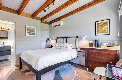 Hampton Bays Hotel | Waterfront studio and more in a Boutique Hotel, Heart of Hampton Bays,.