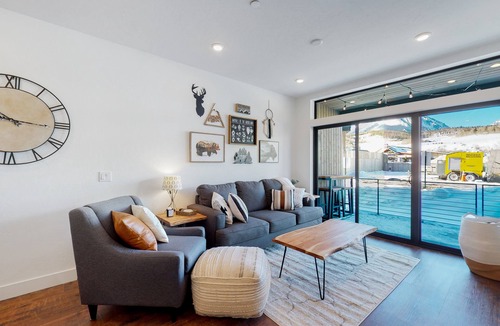 Silverthorne Condo | Welcome to Mountain Dreams + River Streams!