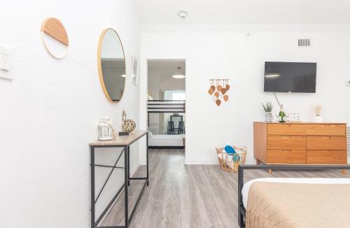 West Avenue Apartment | West Deco
